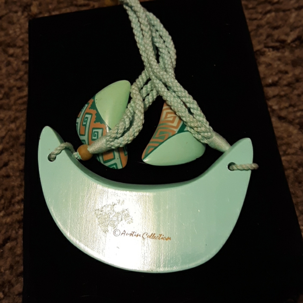 Austin Collection - Picture 3 of 3